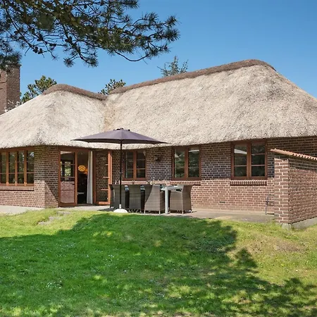 Satzur - 800m From The Sea By Interhome