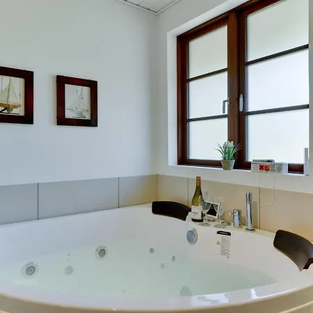 Satzur - 800m From The Sea By Interhome *
