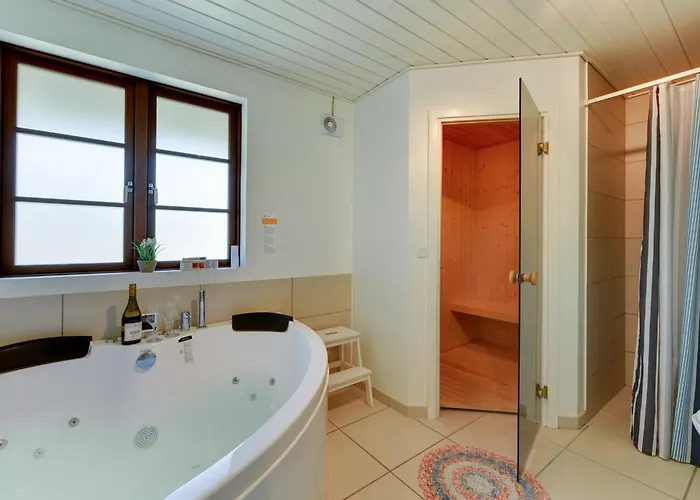 Satzur - 800m From The Sea By Interhome *